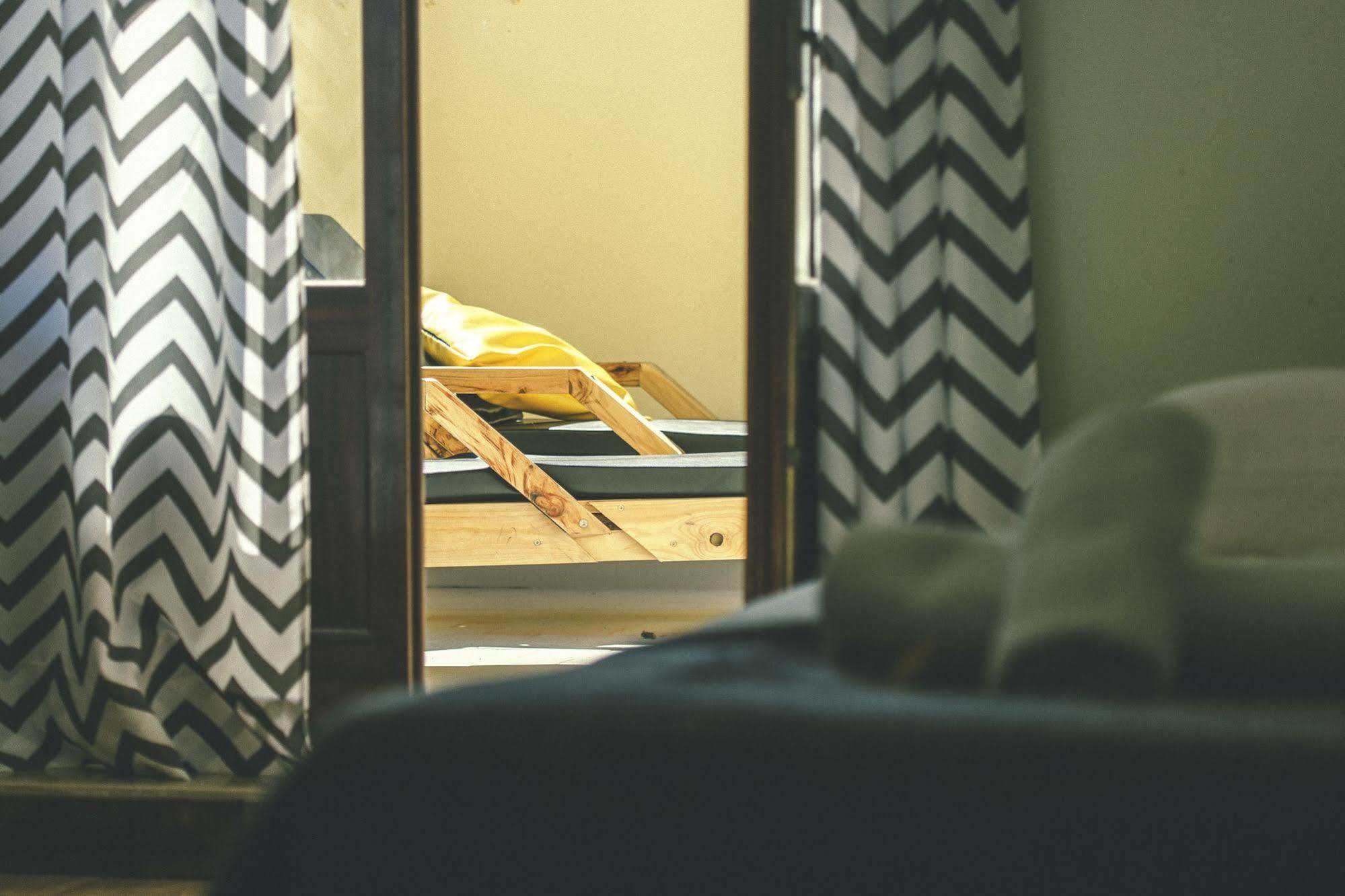 Cliff Surf House Hostel Santa Cruz  Εξωτερικό φωτογραφία